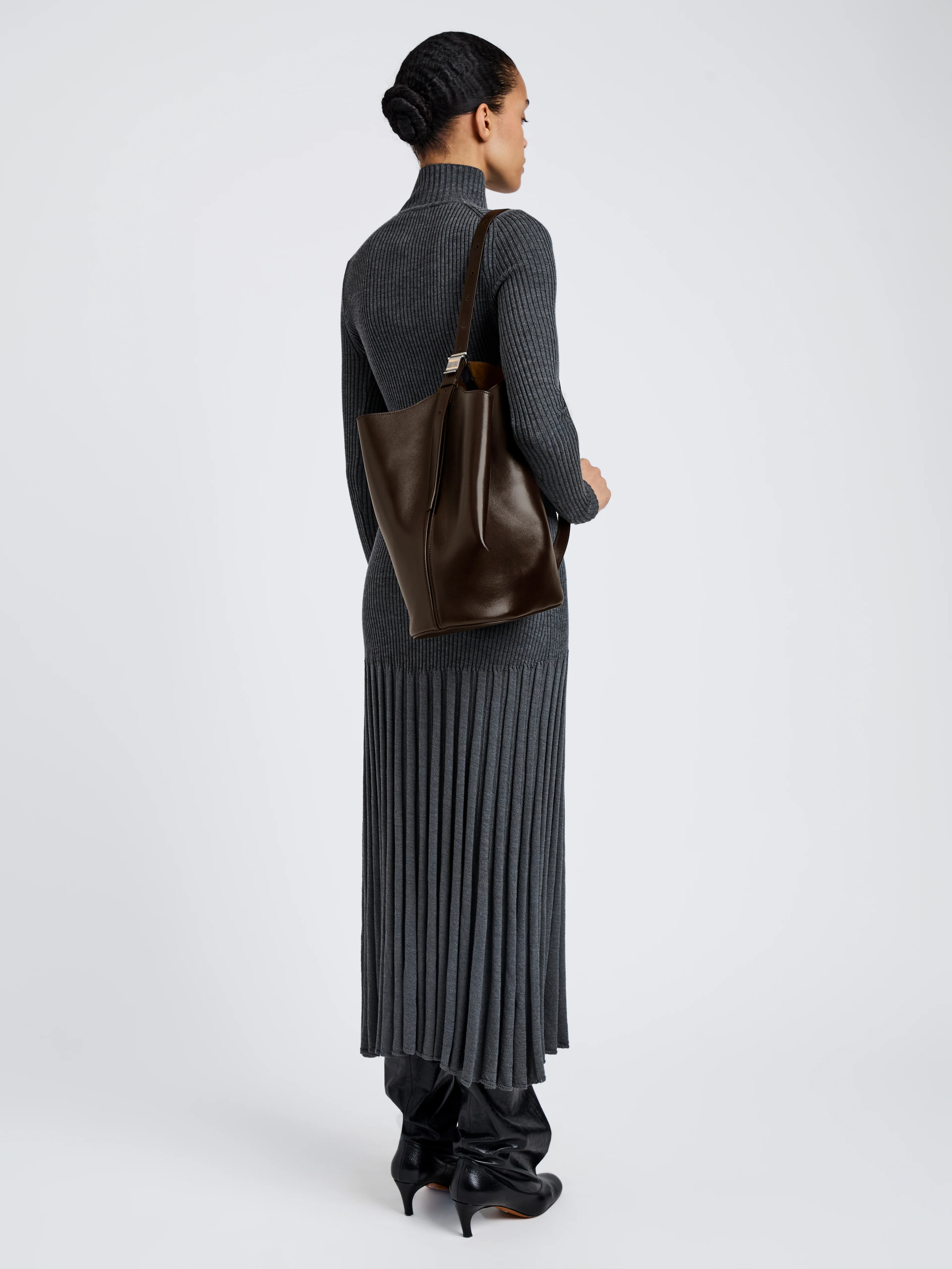 Brant Bucket Bag in Smooth Calf - Image 6