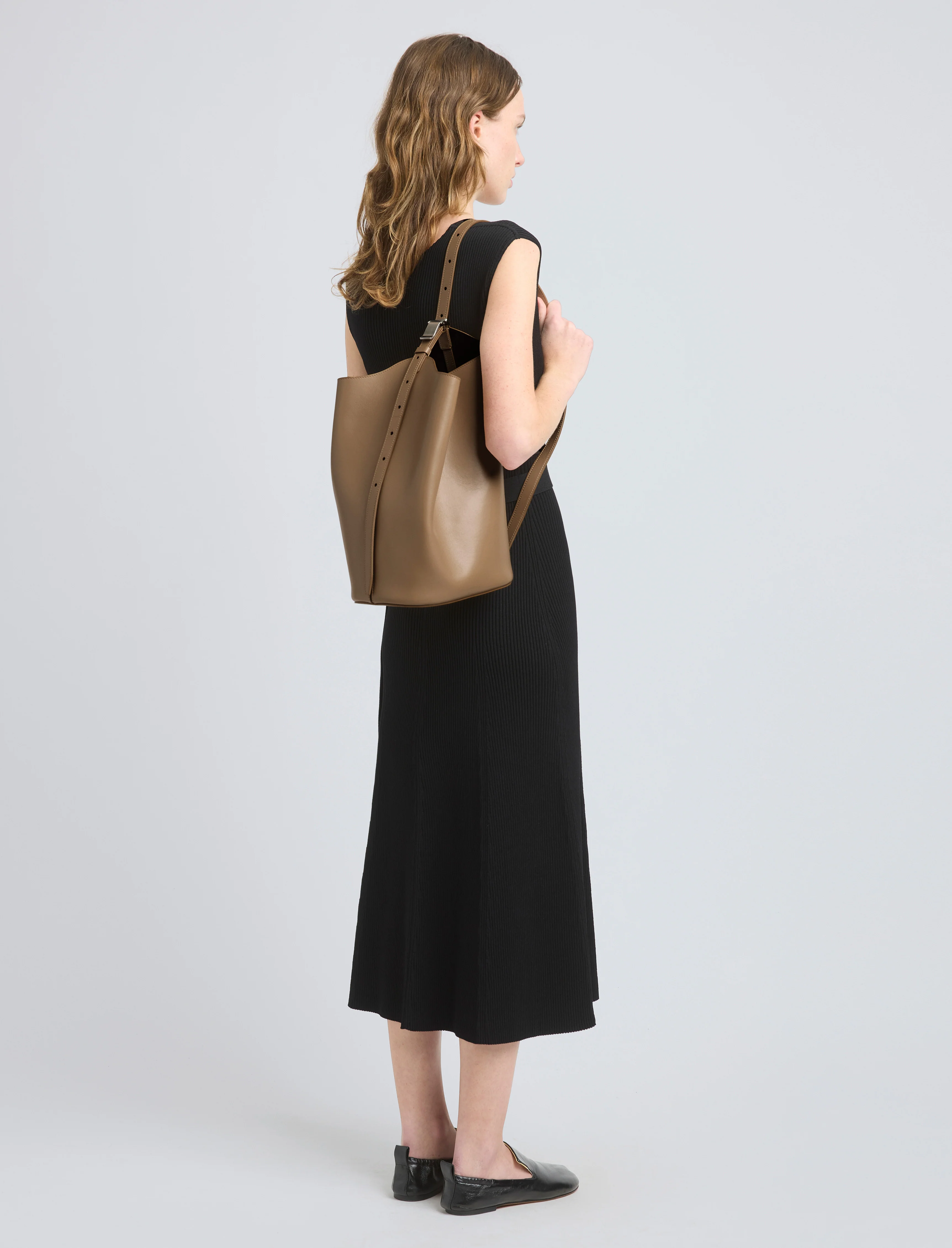 Brant Bucket Bag in Smooth Calf - Image 6