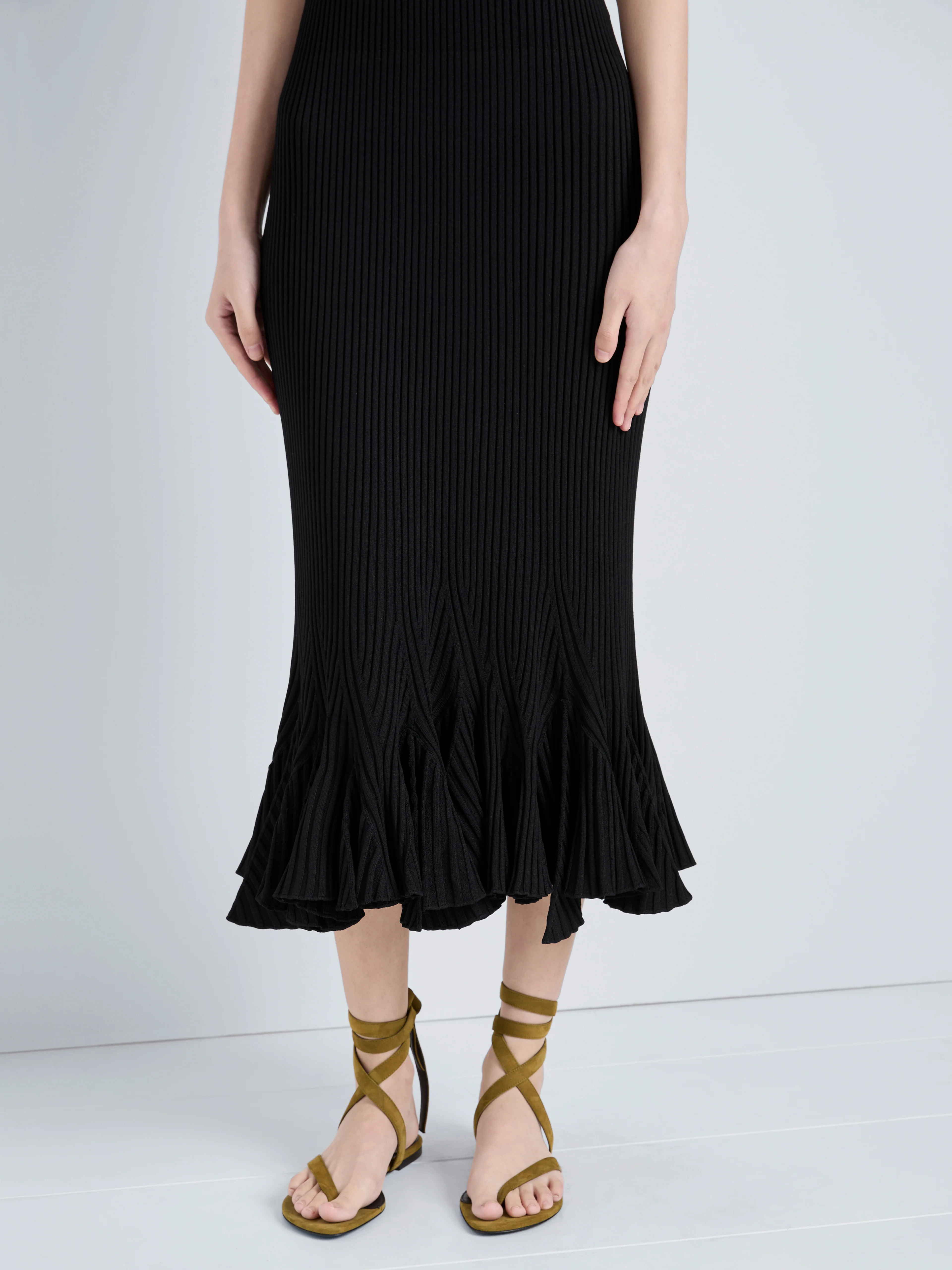 Tee Strappy Flat Sandals in Kid Suede - Image 4